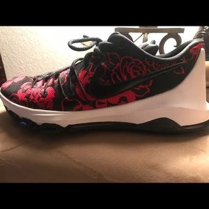 Kevin Durant series Floral Nikes Size 10.5 $125